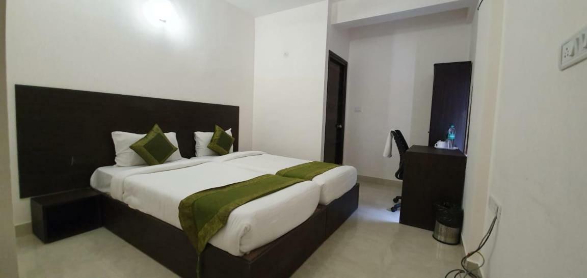 Hotel Daffodil Delight - Manyata Tech Park Bangalore Esterno foto